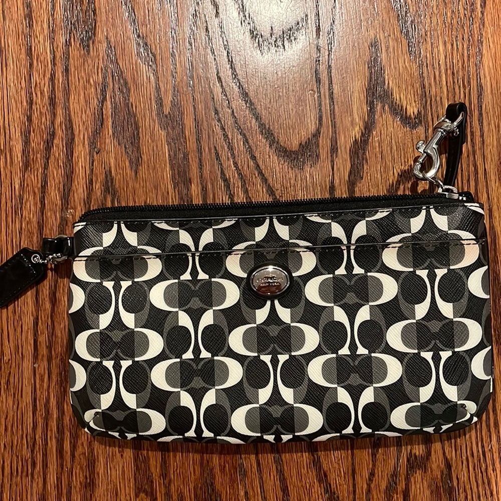 Coach wristlet bag. NWOT.
